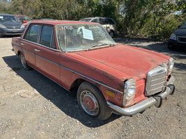 1973 Mercedes-Benz 220D