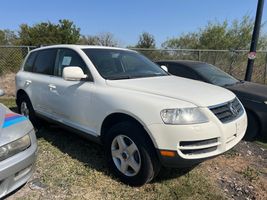 2005 VOLKSWAGEN Touareg