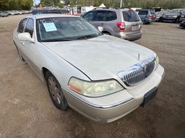 2004 Lincoln Town Car