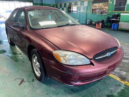 2004 Ford Taurus