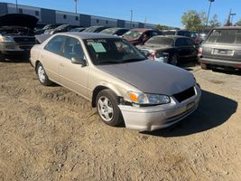 2000 Toyota Camry