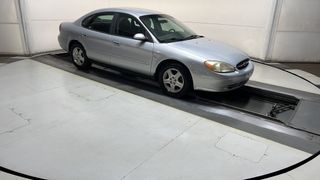 2001 Ford Taurus