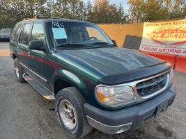 2000 Ford Explorer