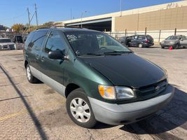 2000 Toyota Sienna