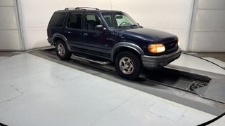 2000 Ford Explorer