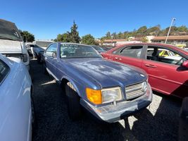 1987 Mercedes-Benz 560-Class