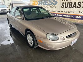 1999 Ford Taurus