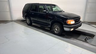 2000 Ford Explorer