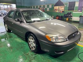 2005 Ford Taurus