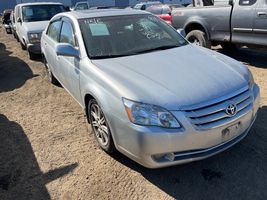 2005 Toyota Avalon