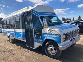 1990 Ford E350 Shuttle Bus