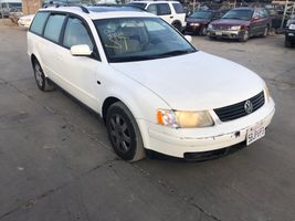 2000 VOLKSWAGEN Passat