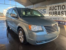 2010 Chrysler Town and Country