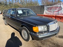 1989 Mercedes-Benz 560-Class