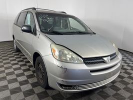 2004 Toyota Sienna