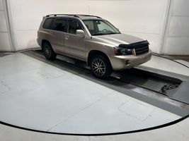 2004 Toyota HIGHLANDER