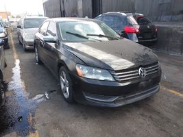 2012 VOLKSWAGEN Passat