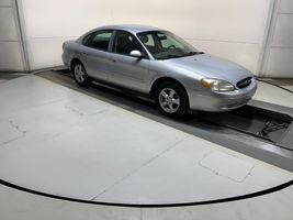 2003 Ford Taurus