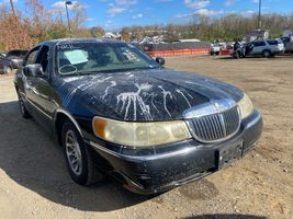 2002 Lincoln Town Car