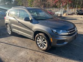 2015 VOLKSWAGEN Tiguan