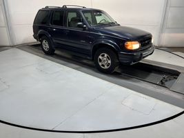 2000 Ford Explorer