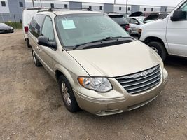 2005 Chrysler Town and Country