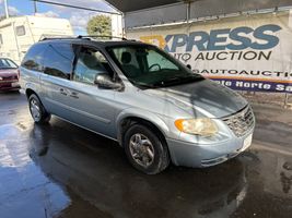 2005 Chrysler Town and Country