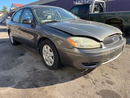 2004 Ford Taurus