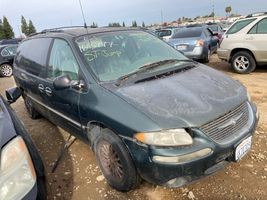 2000 Chrysler Town and Country