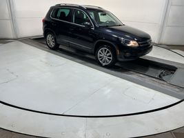 2012 VOLKSWAGEN Tiguan