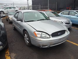 2004 Ford Taurus