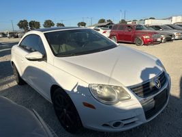 2011 VOLKSWAGEN Eos