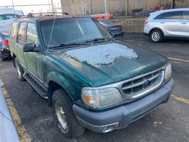 2000 Ford Explorer