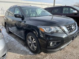 2017 NISSAN Pathfinder