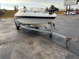 2003 Four Winns 180 fishing ski