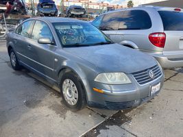 2003 VOLKSWAGEN Passat