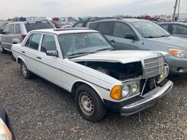 1985 Mercedes-Benz 300-Class