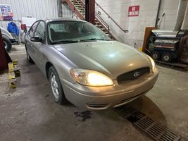 2004 Ford Taurus