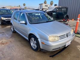 2001 VOLKSWAGEN Golf