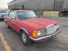 1983 MERCEDES 230 CE