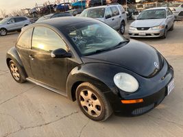 2010 VOLKSWAGEN New Beetle