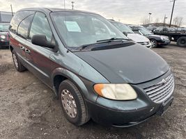 2004 Chrysler Town and Country