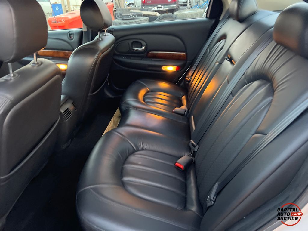 2001 Chrysler 300M 8