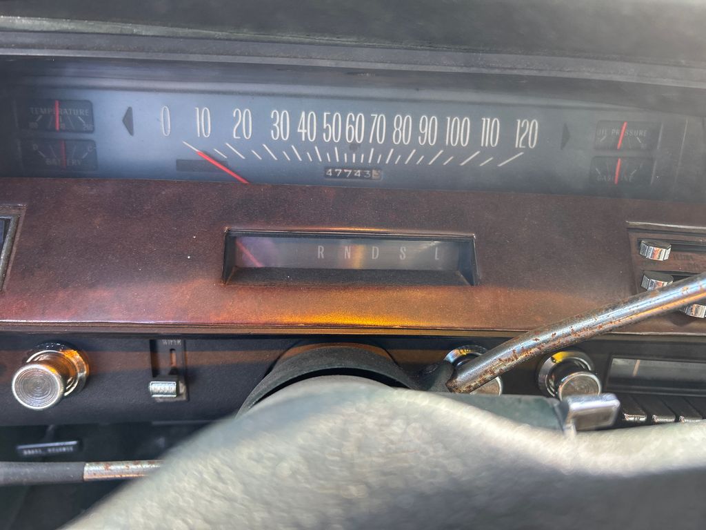 1970 Pontiac Bonneville 4