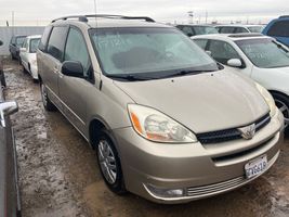 2004 Toyota Sienna