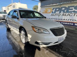 2011 Chrysler 200