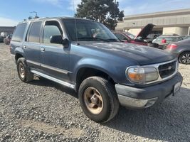 2000 Ford Explorer