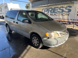 2001 Toyota Sienna