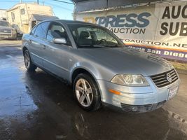 2004 VOLKSWAGEN Passat