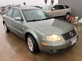 2004 VOLKSWAGEN Passat